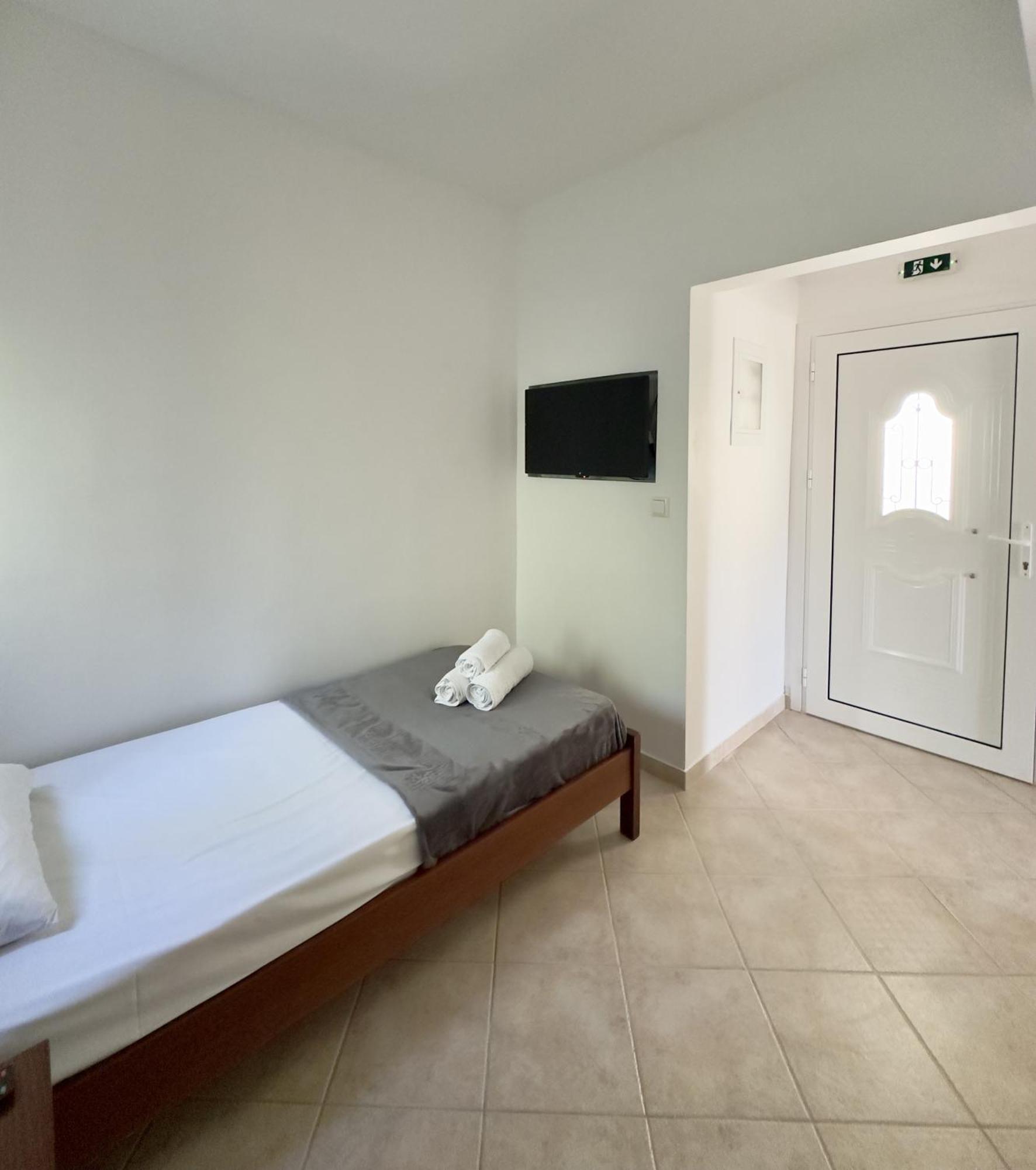 Hotel Azzurro à Paleros Extérieur photo