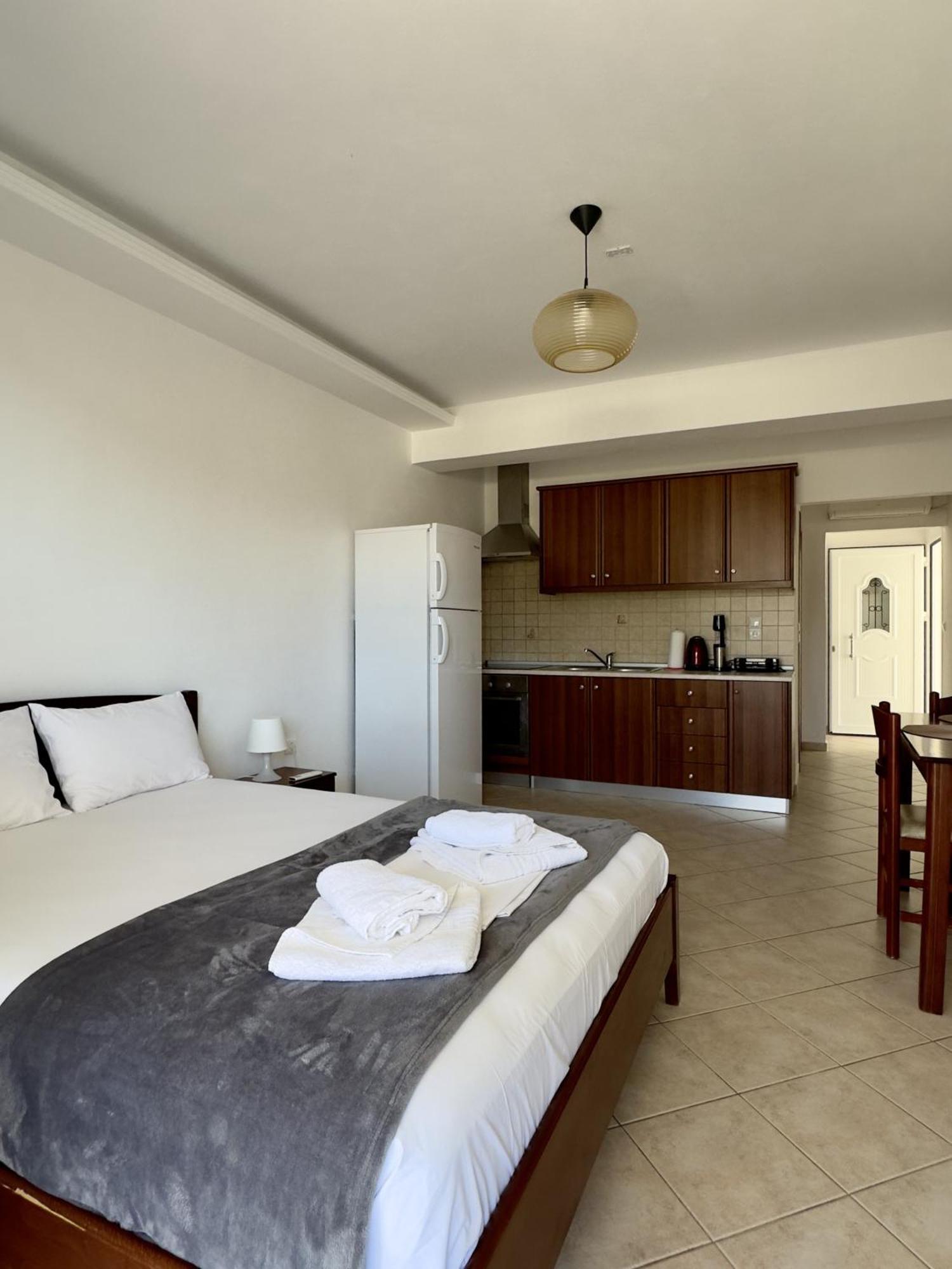 Hotel Azzurro à Paleros Extérieur photo